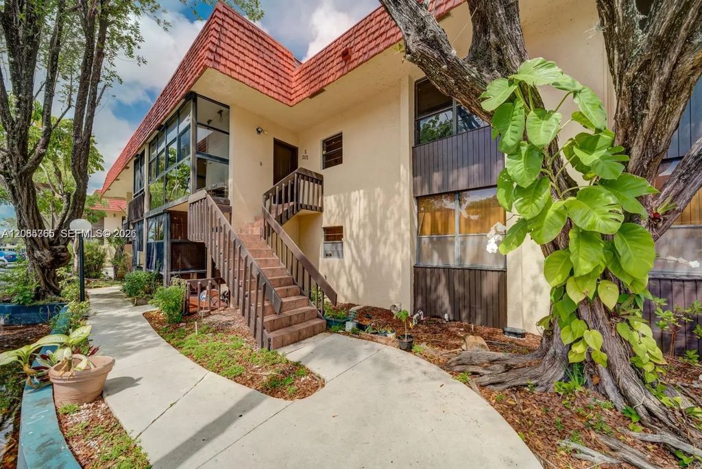 780 Ne 199th Street #206e, North Miami Beach