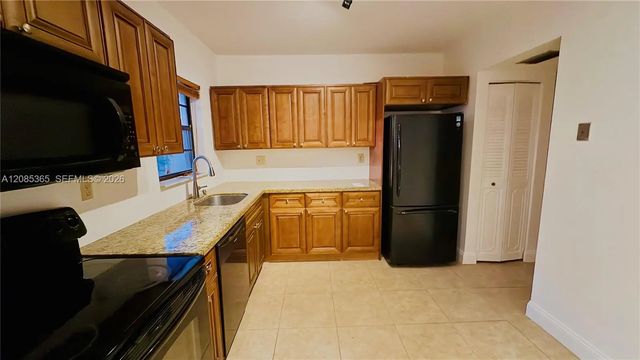 4 of 29 - 780 Ne 199th Street #206e, North Miami Beach, FL