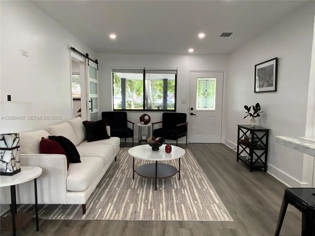 5 of 18 - 3955 Sw 69th Avenue, Miami, FL