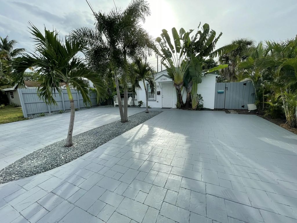 2703 Ne 6th Lane, Wilton Manors
