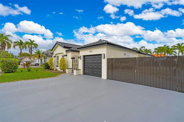 3 of 48 - 803 Nw 133rd Court, Miami, FL