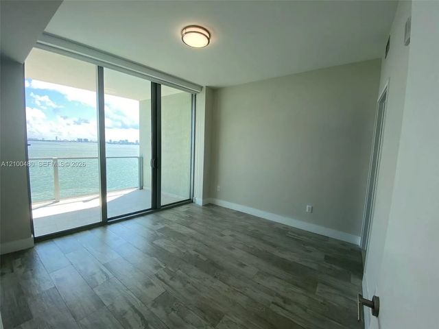 3 of 21 - 2900 Ne 7th Avenue #705, Miami, FL