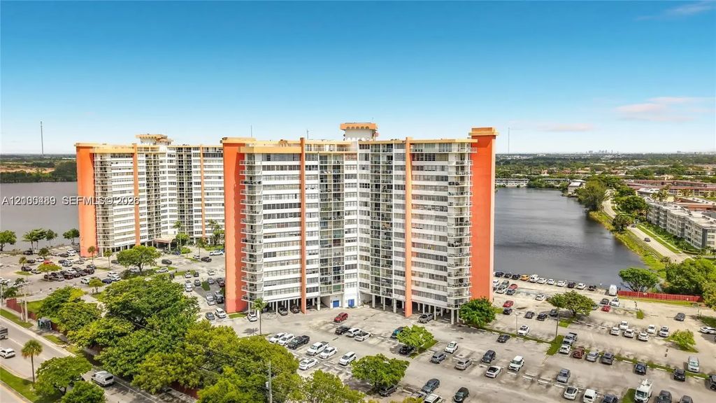 1351 Ne Miami Gardens Drive #1414e, Miami