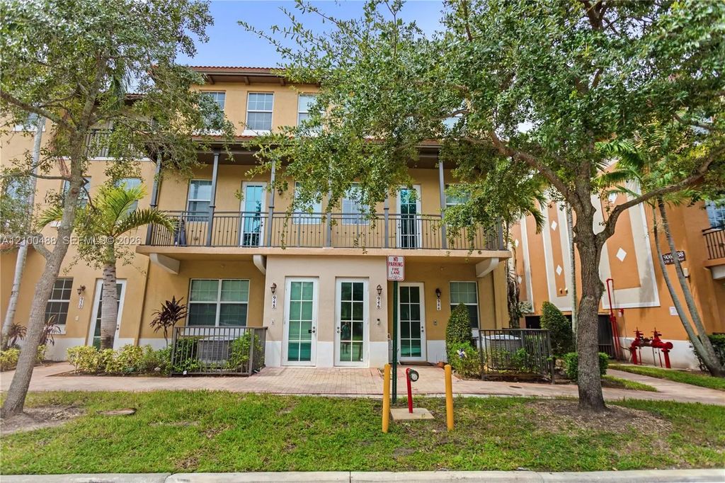 946 Sw 147th Avenue #2614, Pembroke Pines