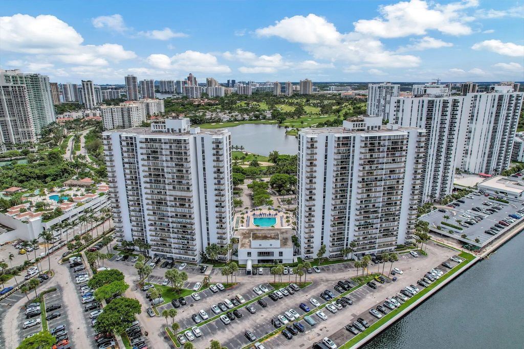 3701 N Country Club Drive #907, Aventura