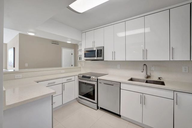 3 of 22 - 3701 N Country Club Drive #907, Aventura, FL