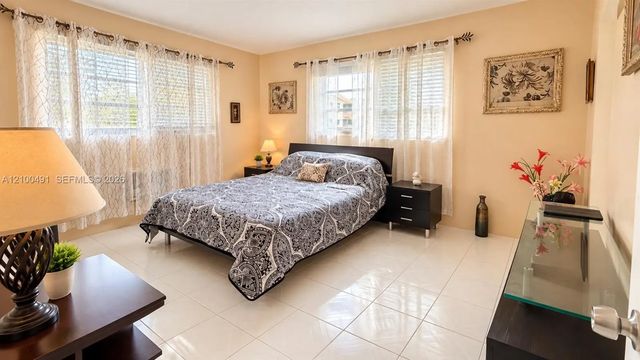 3 of 8 - 16900 Ne 14th Avenue #214, Miami, FL