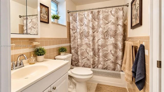 5 of 8 - 16900 Ne 14th Avenue #214, Miami, FL