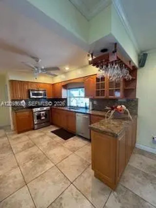 4 of 21 - 8325 Sw 164th Terrace, Palmetto Bay, FL