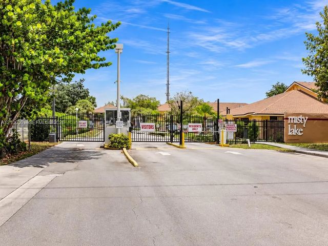 4 of 23 - 400 Nw 214 Street #104-22, Miami Gardens, FL