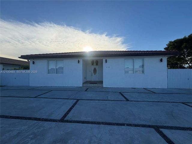3 of 19 - 14100 Jefferson Street, Miami, FL