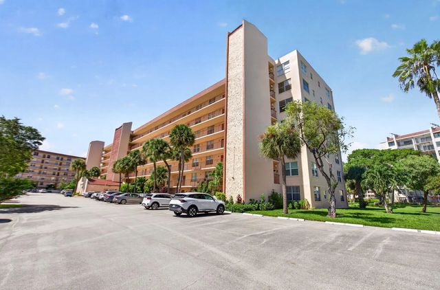 2 of 50 - 14527 Bonaire Boulevard #110, Delray Beach, FL