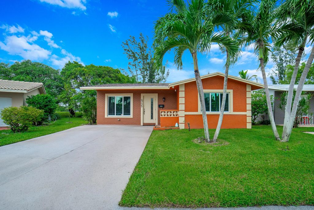 6735 Nw 62nd Street, Tamarac