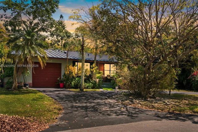 6005 Sw 64th Place, South Miami