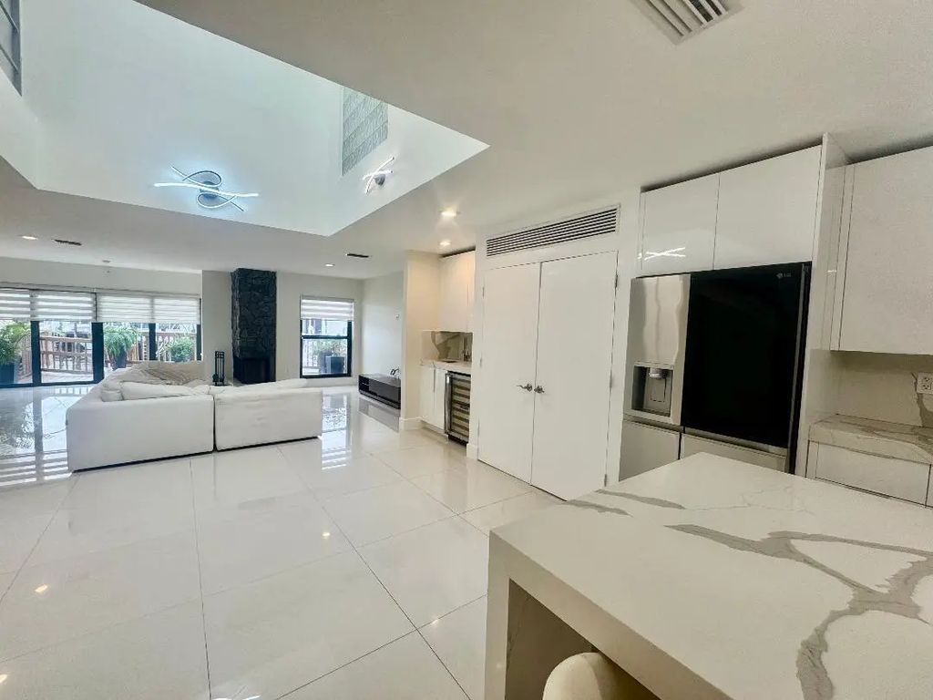 1127 Boca Cove Lane, Highland Beach