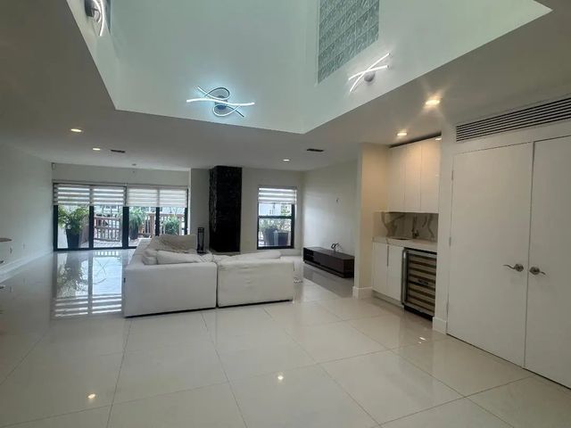 5 of 33 - 1127 Boca Cove Lane, Highland Beach, FL