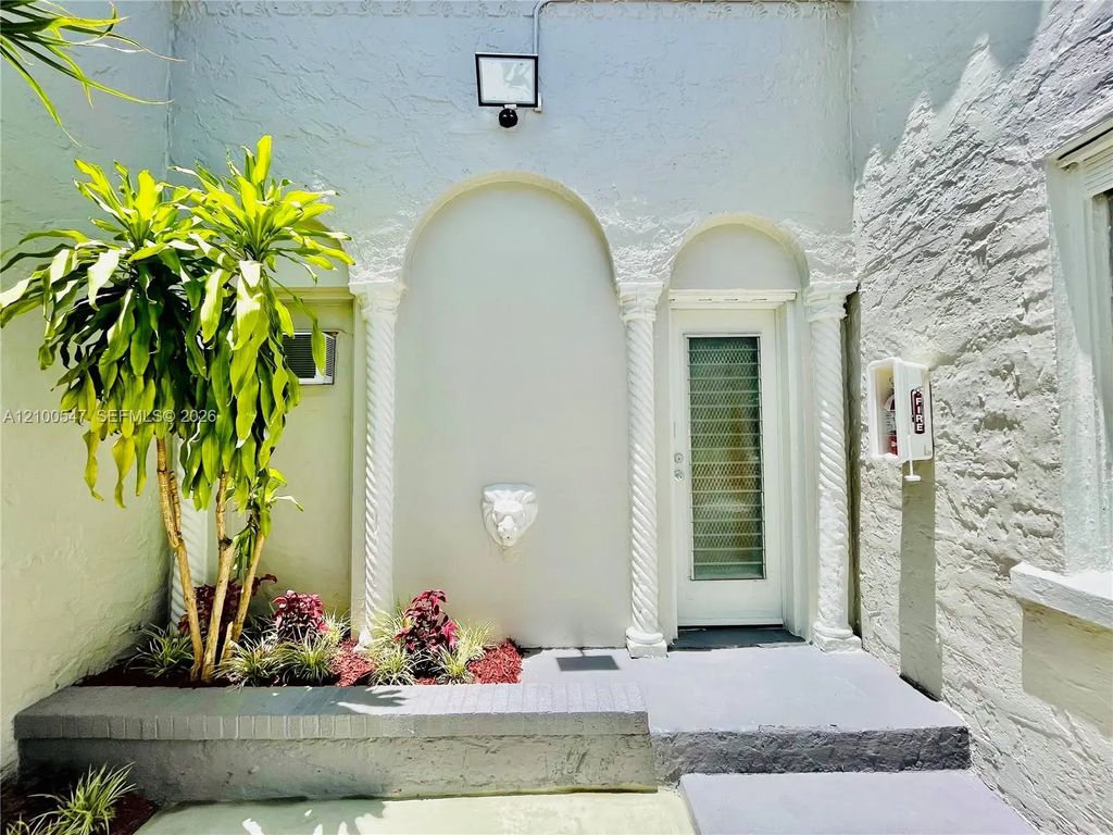 442 Sw 10th Avenue #1, Miami