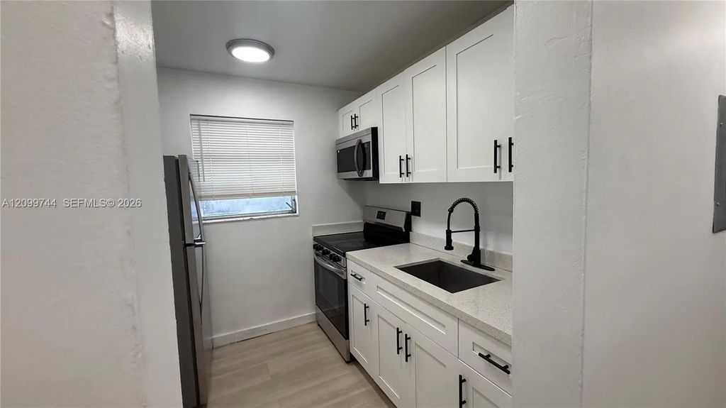 12215 W Dixie Highway #308, North Miami