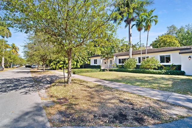 4 of 17 - 330 Viscaya Avenue, Coral Gables, FL