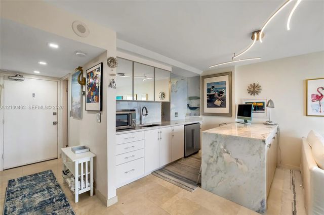 2 of 27 - 465 Ocean Drive #718, Miami Beach, FL