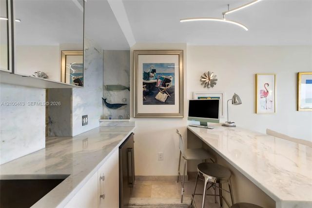 3 of 27 - 465 Ocean Drive #718, Miami Beach, FL
