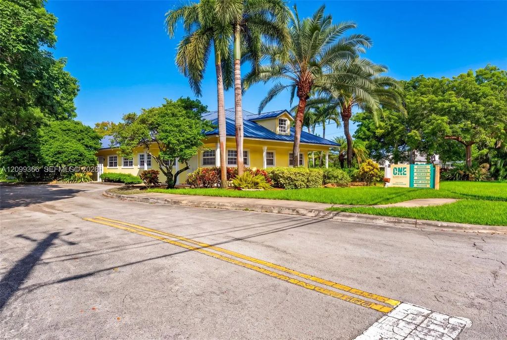 5651 Sw 64th Avenue, Davie