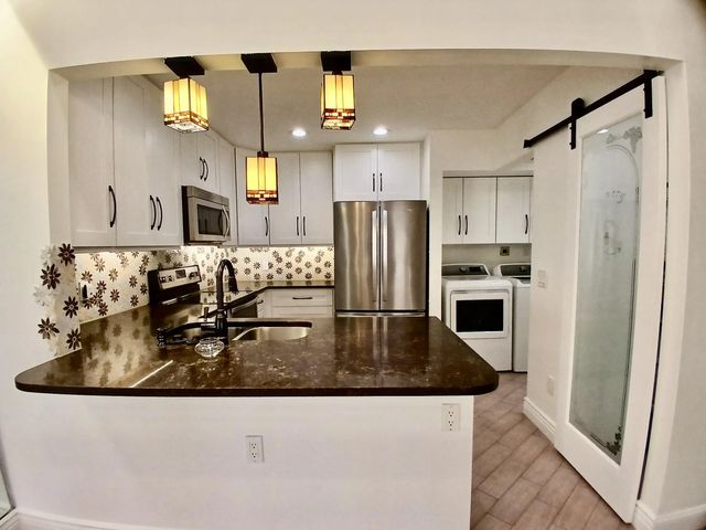 2 of 34 - 4131 Palm Bay Circle #d, West Palm Beach, FL