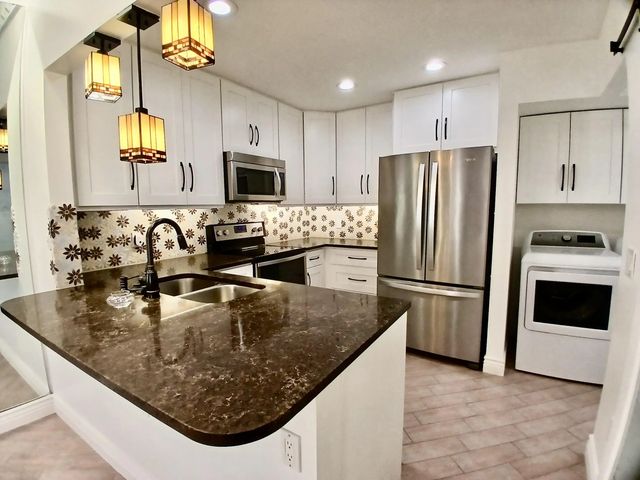 3 of 34 - 4131 Palm Bay Circle #d, West Palm Beach, FL