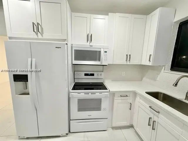 3 of 32 - 2369 Sw 17th Terrace, Miami, FL