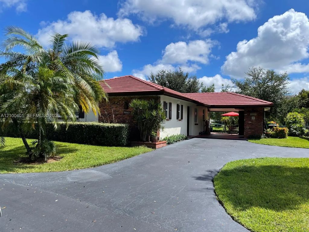 9065 Thunderbird Drive, Coral Springs