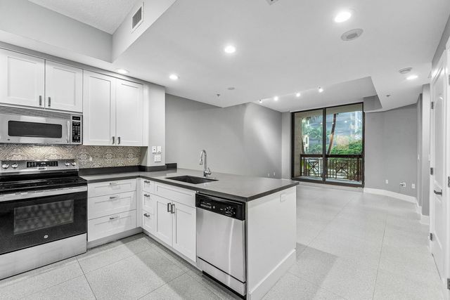 5 of 55 - 801 S Olive Avenue #unit 820, West Palm Beach, FL