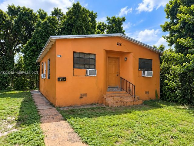 4 of 6 - 722 Nw 53rd Street, Miami, FL