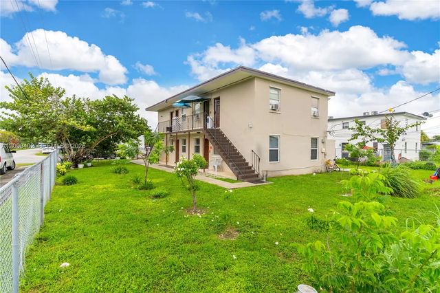 2 of 42 - 17010 Sw 100th Avenue, Miami, FL