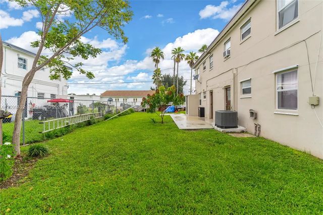 4 of 42 - 17010 Sw 100th Avenue, Miami, FL