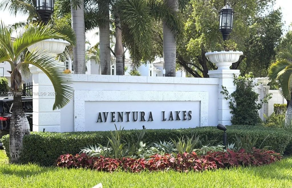 3191 Ne 211th Terrace, Aventura