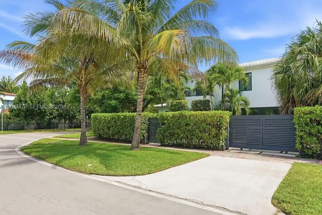 4 of 75 - 2225 Meridian Avenue, Miami Beach, FL