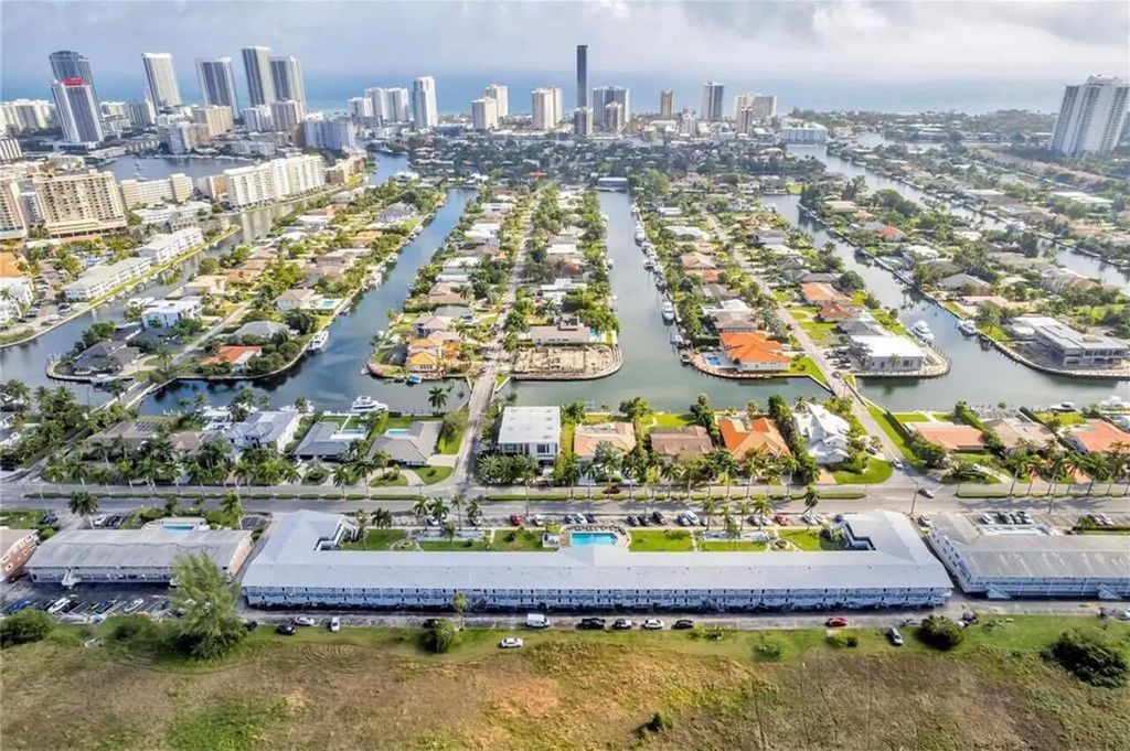 600 Layne Boulevard #211, Hallandale Beach