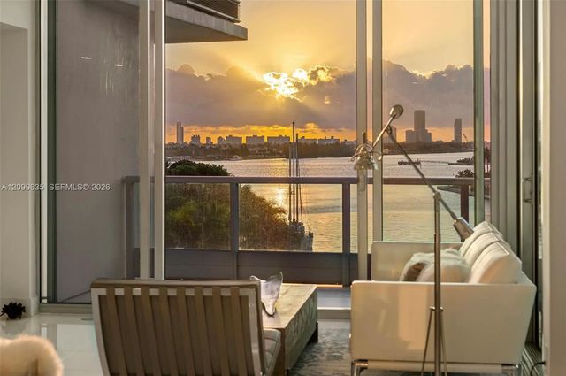 5 of 46 - 900 Biscayne Boulevard #701, Miami, FL