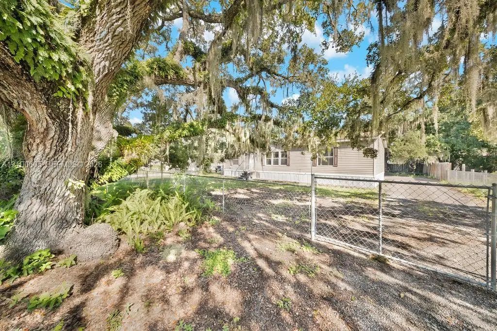 1080 Canopy Lane, Moore Haven