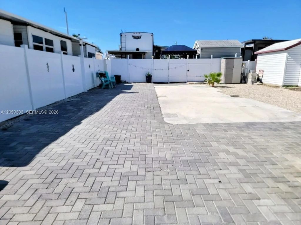 325 Calusa Street, Key Largo