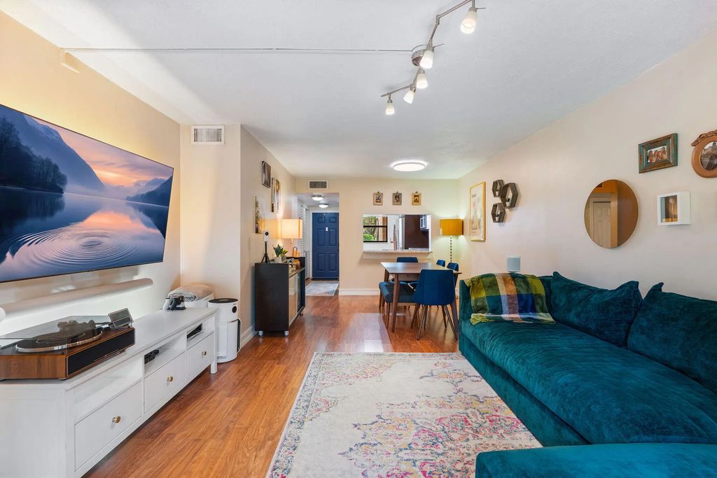 10417 Nw 11th Street #104, Pembroke Pines