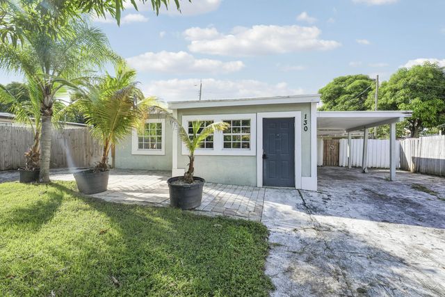 130 Plum Tree Drive, Lake Worth