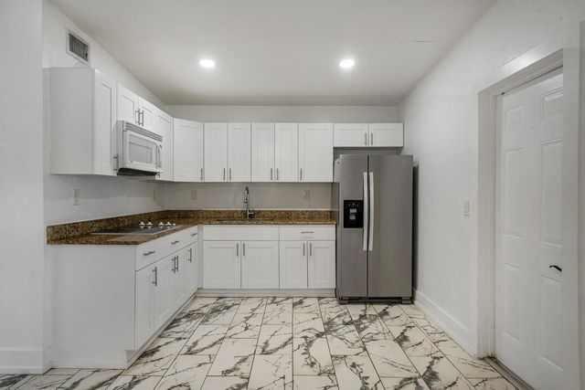4 of 24 - 130 Plum Tree Drive, Lake Worth, FL