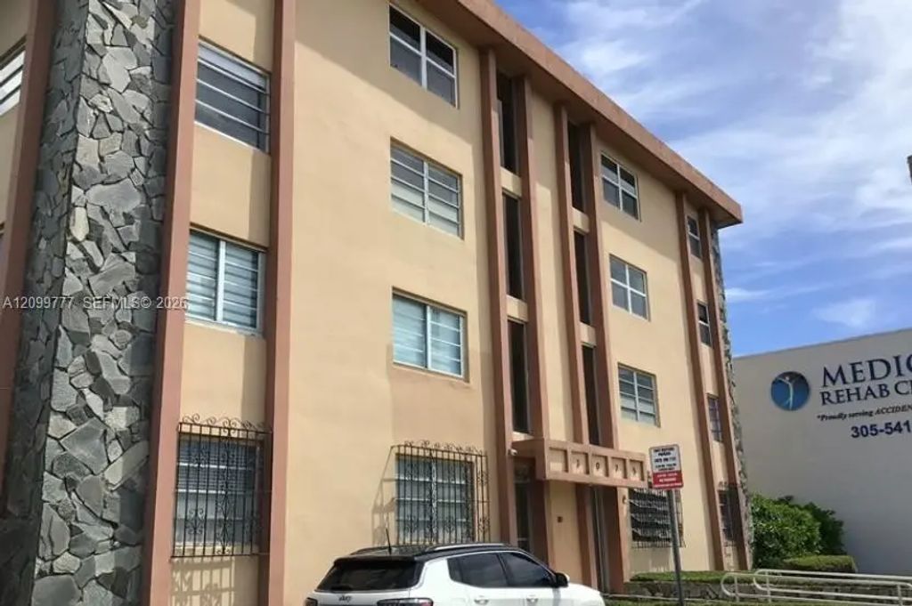 3075 Nw 7th Street #101, Miami