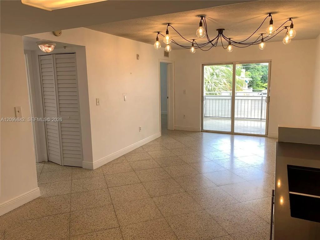 498 Sw 2nd Street #2c, Miami