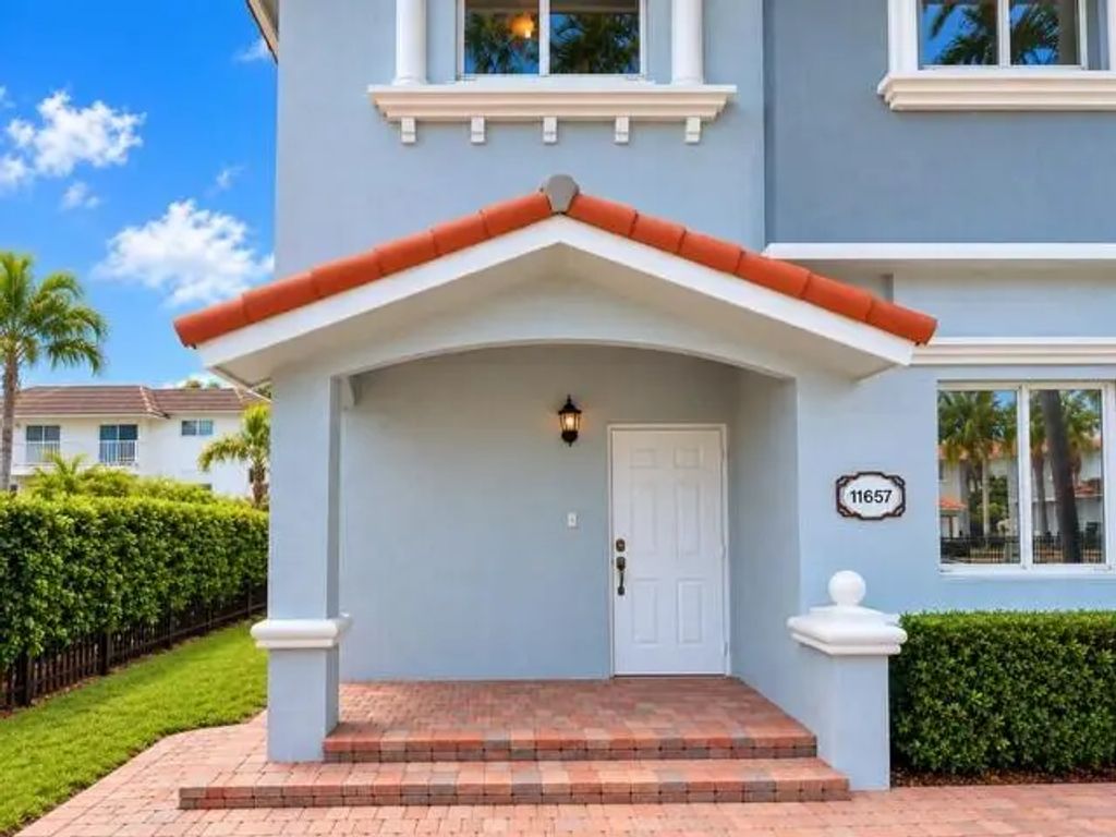 11657 Ne 18th Drive #11657, North Miami