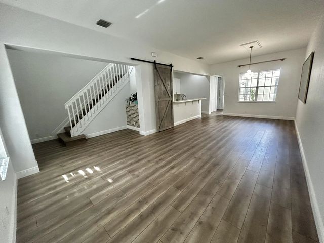 4 of 31 - 2401 Nw 7th Street, Boynton Beach, FL