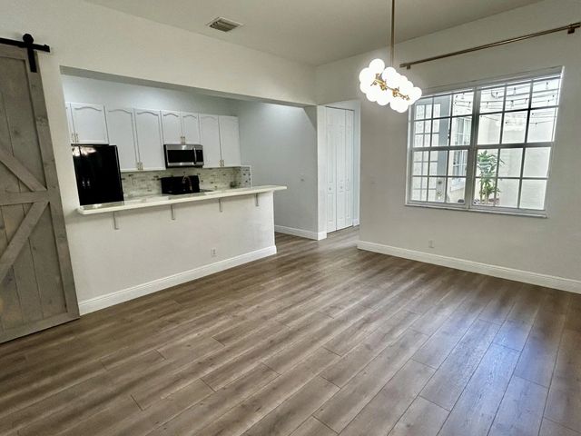 5 of 31 - 2401 Nw 7th Street, Boynton Beach, FL