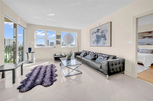 4 of 22 - 19900 E Country Club Drive #1209, Aventura, FL