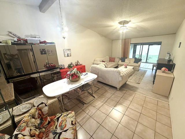 4 of 20 - 1017 Green Pine Boulevard #h, West Palm Beach, FL